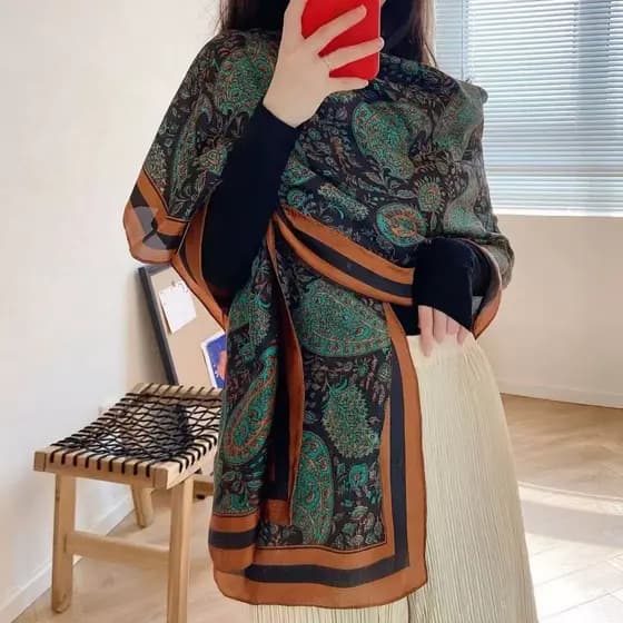 XH, Xale/Lenço Feminino Elegante, Tecido de Cetim de Seda, castanhas de caju verde-escuras, 90x180cm