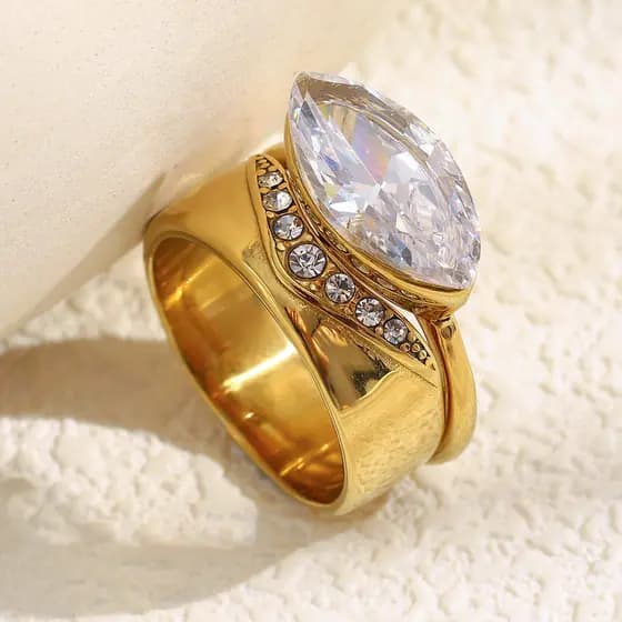 Moda europeia americana simples único criativo aço inoxidável banhado a ouro 18K anel colorido anel de zircônia