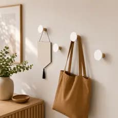 Kit 4 Ganchos De Parede Bola Decorativa MDF Laminado Branco Tipo Cabide Para Bolsas Toalhas Roupas E Chaves