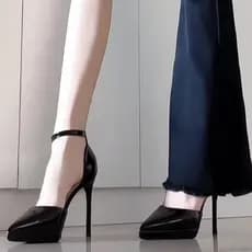 Uma palavra cinta plataforma impermeável oco salto alto feminino estilo francês 2026 Stiletto apontou Toe preto temperam