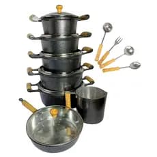Panela Caçarola Alumínio Batido 14 a 24 CM  + Canecão + Frigideira + 4 Talheres com cabos de madeira