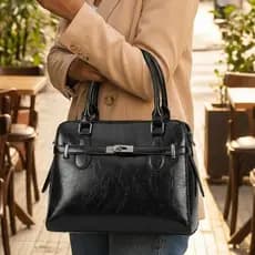 Bolsa Feminina Elegante LaytonVivian L9617 de Mão e Transversal com Chaveiro de Ursinho