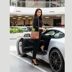 Bolsa Feminina Transversal com Corrente Dourada