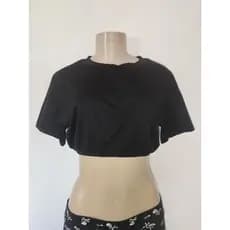Blusa feminina cropped, blusinha preta, Veste 40/42.
