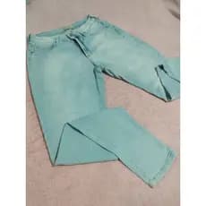 Calça jeans feminina, veste 44.
