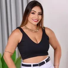 Blusa Cropped com Decote V em Tecido Ribana, confortável e o ideal para o seu look do dia a dia