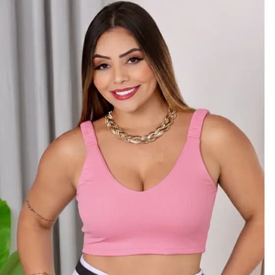 Cropped com decote V em Ribana , alças finas e acabamento com elástico – super confortávele moderno