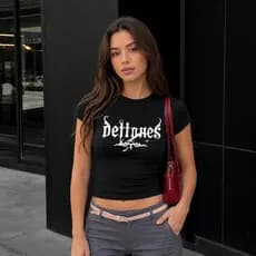 Camiseta Baby Look Feminina Y2K Cruz Estampada Baby Tee Tumblr Casual Retrô Algodão