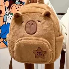 Mochila Infantil Feminina em Pelúcia Capivara Fofa e Aconchegante