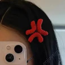 Presilha de Cabelo Lateral de Pelúcia 2D Fofa e Estilosa para Mulheres, Acessório de Cabelo Elegante e Chique, Design Ún