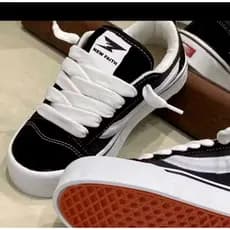 Ténis masculino e feminino, super lindo e confortável , nova moda aproveite já envio imediato.