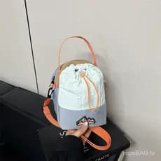 Nova bolsa transversal para esportes ao ar livre, design exclusivo 2026, bolsa leve para esportes e caminhadas.