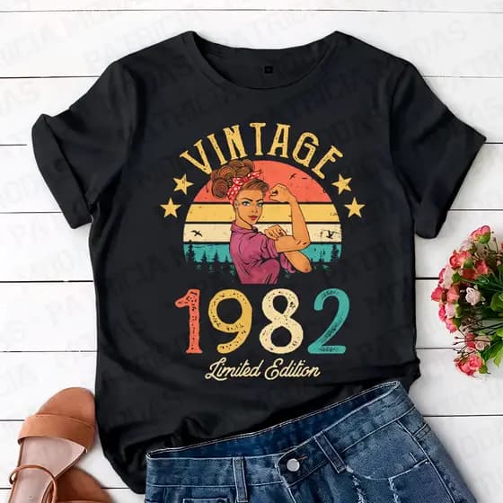 Camiseta Unissex 100% Algodão, Mulher-Vintage 1982, Estampa Vintage. P ao GG