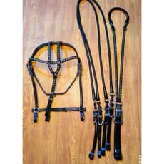 Kit de arreios para vaquejada contendo cabeçada,rabicho, rédea com ponteiras.