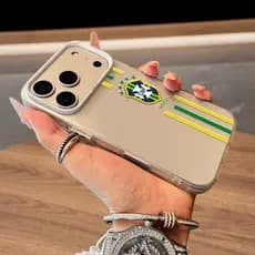Capa Capinha Para iPhone 17 ProMax 16 11 12 13 14 15pro com estampa da bandeira do Brasil e detalhes esportivos Y01165
