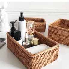 [Organizador de Mesa de Rattan Vietnamita Feito à Mão] Cesto de Armazenamento para Cosméticos, Sala de Estar e Quarto, C