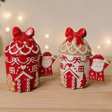 Canecas Natalinas 350ml em Porcelana com Tampa — Pote Com Designer Casinha Papai Noel & Gingerbread