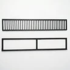 grelha ralo linear com caixilho feita em ferro para escoamento e passagem de agua nas medidas de 15x100 cm