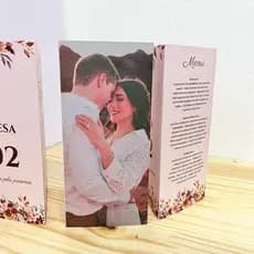 Cardápio de mesa - personalizado para casamento/festas - modelo triangular.