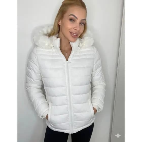 Jaqueta BOMBER Puffer Feminina com Toca Pelinho Peluciada Ideal para Frio Intenso