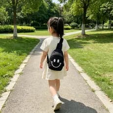 Bolsa Transversal  Smiley - Acessório Nylon Impermeável e Super Fofa para Fotos, Viagens e Presente