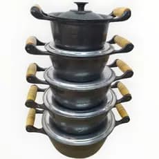 jogo de panelas fundida de aluminio batido cor preta craqueada polida