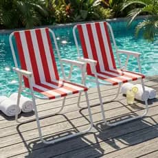 Cadeira dobrável para uso externo ideal para praia varanda piscina e jardim dobra-se facilmente para transporte.