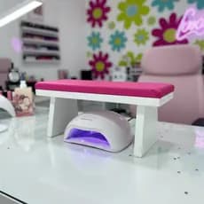 Apoio de Mão para Manicure Forma Retangular + Espaço para Cabine LED UV | Conforto, Organização
