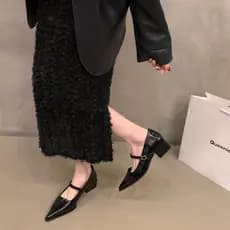 Novos Sapatos Femininos Estilo Francês Primavera e Outono 2024, Elegantes Mary Jane Pretas de Bico Fino e Salto Alto par
