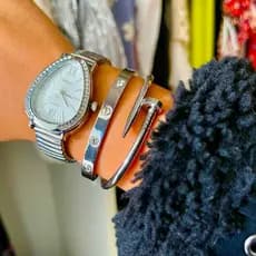 Kit Relogio Feminino Oval Cobra + Pulseira E Bracelete Conjunto Elegante|Aço Inoxidável Conforto Luxo