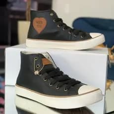 Tênis Feminino Cano Alto Casual em Lona com Pingente Delicado Confortável