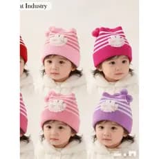 Gorro de Tricô Infantil com Pompons - Estilo e Conforto no Inverno