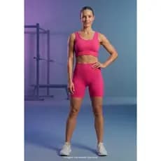 Conjunto de Shorts e Top Fitness Rosa – Verão, Conforto e Performance para Corrida.