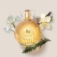 Liz Aura: Sua Presença Marcante Envolvida em um Aroma Delicado.