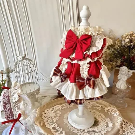 “Vestidos Vermelhos Requintados e Elegantes para Gatos e Cachorros – Roupas Pet Luxuosas”