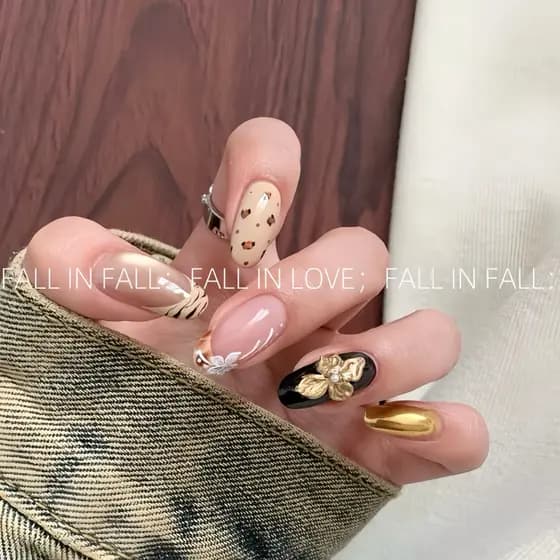 [Castanha final do outono] outono inverno novo estilo branco leopardo impressão esculpida High-End unhas usadas à mão Ma