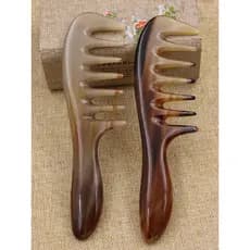 Um pacote branco chifre de iaque pente de dente grande dente largo cabelo encaracolado Perm pente sete dentes cabeça rel