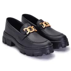 Mocassim Feminino Com Corrente Dourada