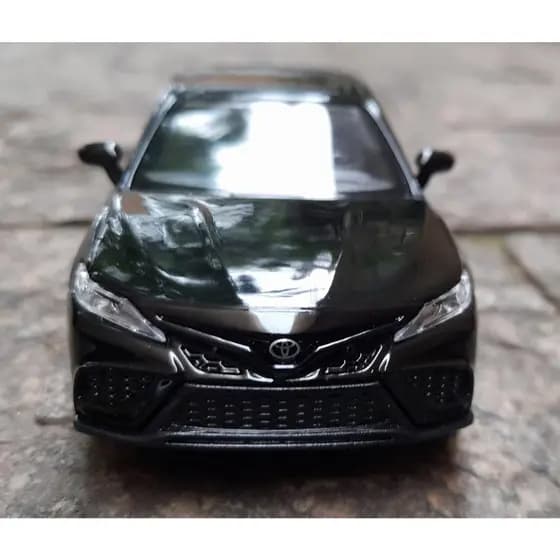Miniatura Toyota Camry Preto Lizo RMZ 1:36 Metal e Fricção.