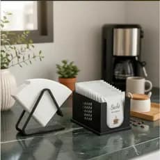 Kit Cantinho do Café Organizado – Porta Filtro 103 + Porta Sachês Elegante em Aço Preto para Bancada