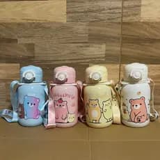 Garrafa de água 650ml  infantil ursinho fofo para crianças  com adesivos com corda com canudo