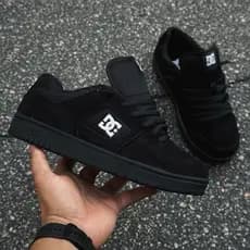 Tênis casual skatista unissex DC Shoes Manteca modelo 4