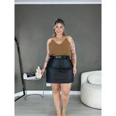 Short Saia Couro Saia Frente e Atrás Sintetico Moda Gringa Balada Ziper Lateral e Cinto CB
