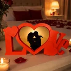 Moldura de Fotos Love Dia dos Namorados Decorativa Romântica com Coração para Casais