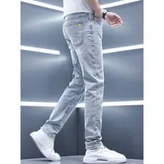 2026 novo estilo Jeans masculino verão fino cor clara Casual calças masculinas fino ajuste pés pequenos calças de alta q
