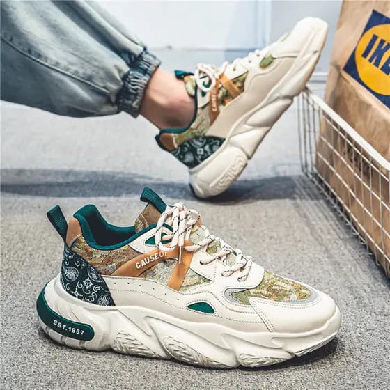Influenciador sapatos masculinos de venda quente verão 2026 novo estilo tênis de malha adolescentes sola macia correndo