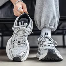 Sapatos masculinos estilo Hong Kong 2026 novo estilo verão malha tênis de corrida juventude sola macia aumentada sola gr