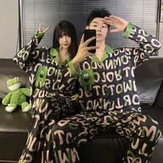 2024 novo estilo casal pijamas primavera outono gelo seda de manga comprida feminino estilo fino High-End masculino verã