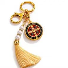 Chaveiro São Bento Dourado com Mosquetão Resistente – Acessório Religioso Católico