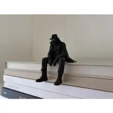 Action Figure Spider-Noir Sentado de Beira Homem-Aranha Aranhaverso Impresso em 3D PLA Colecionável Premium